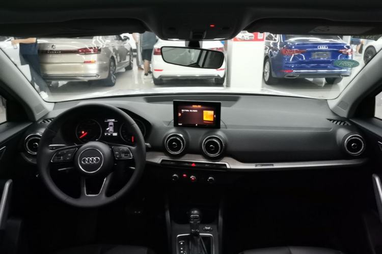 Used Audi Q2L 2020 35 TFSI Ambition Dynamic Edition Center Console