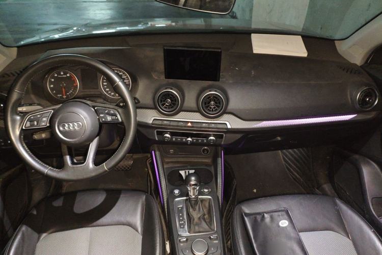 Used Audi Q2L 2020 35 TFSI Fashionable and Elegant Model Center Console