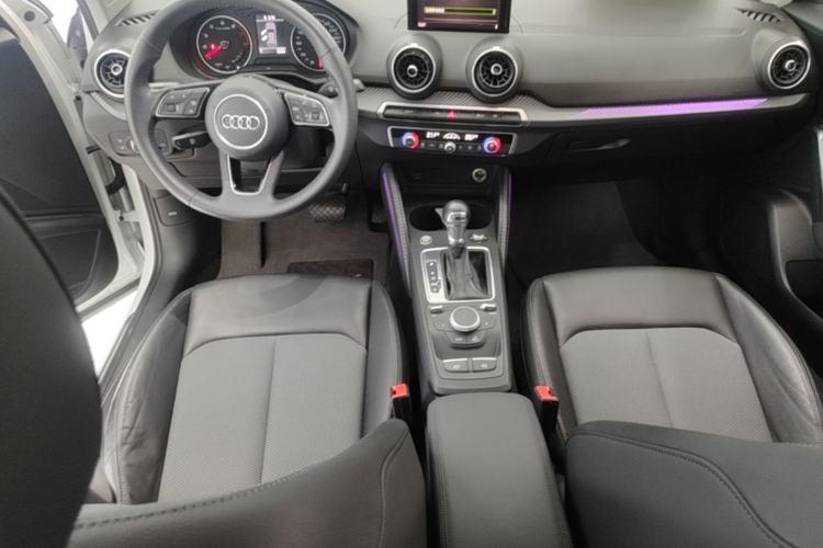 Used Audi Q2L 2020 35 TFSI Fashionable and Elegant Model Center Console