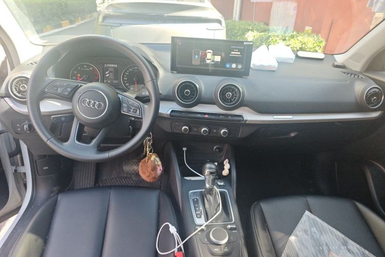 Used Audi Q2L 2020 35 TFSI Ambition Dynamic Edition Center Console