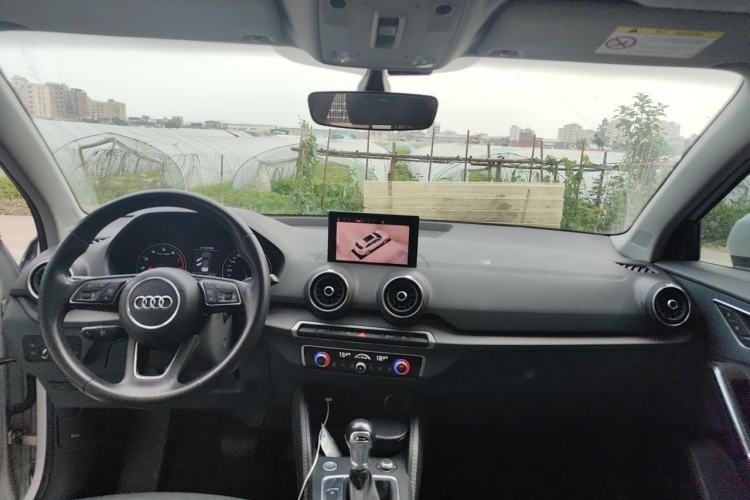 Used Audi Q2L 2020 35 TFSI Fashionable and Elegant Model Center Console
