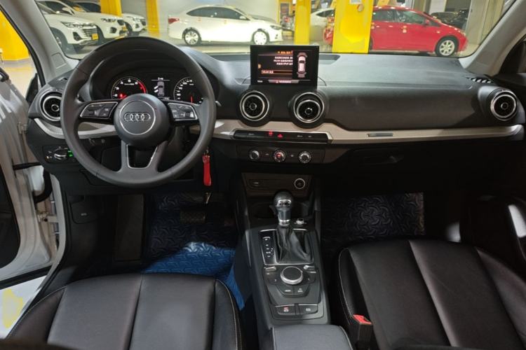 Used Audi Q2L 2020 35 TFSI Ambition Dynamic Edition Center Console