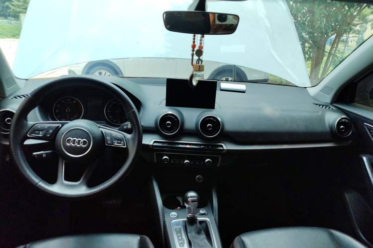 Used Audi Q2L 2020 35 TFSI Fashion Dynamic Model Center Console