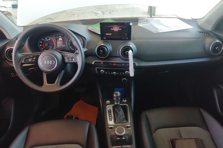 Used Audi Q2L 2020 35 TFSI Fashionable and Elegant Model Center Console