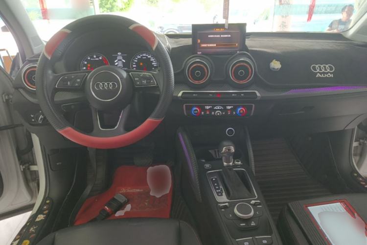 Used Audi Q2L 2020 35 TFSI Fashion Dynamic Model Center Console