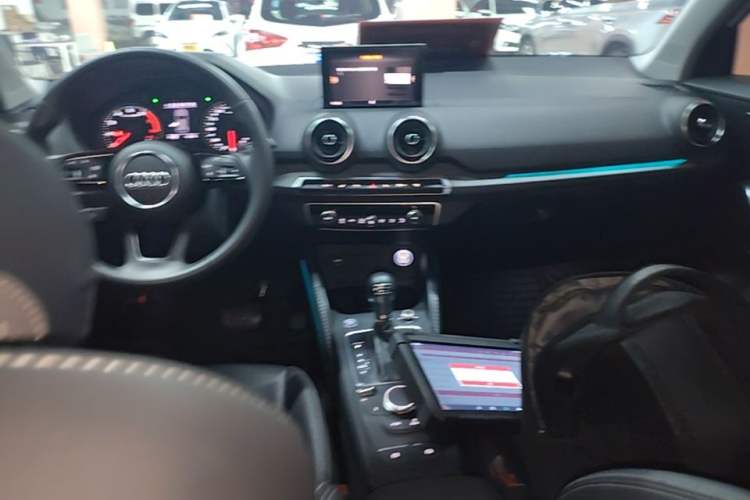 Used Audi Q2L 2020 35 TFSI Fashion Dynamic Model Center Console