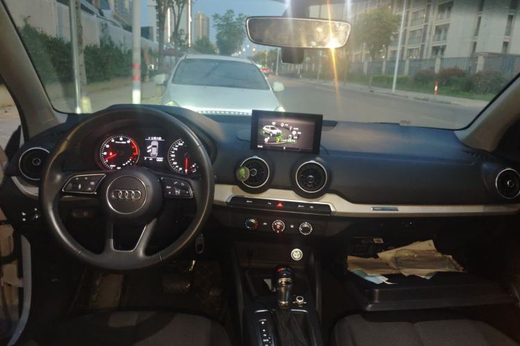 Used Audi Q2L 2020 35 TFSI Ambition Dynamic Edition Center Console