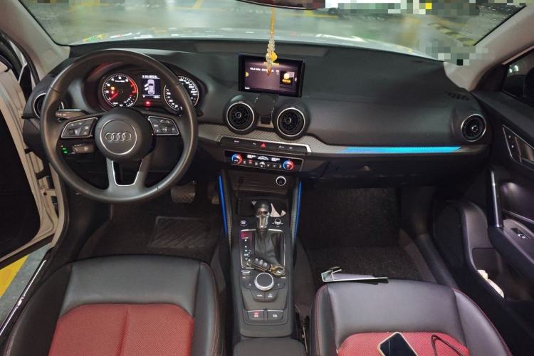 Used Audi Q2L 2020 35 TFSI Fashion Dynamic Model Center Console