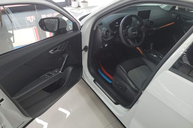 Used Audi Q2L 2020 35 TFSI Fashionable and Elegant Model Driver Seat
