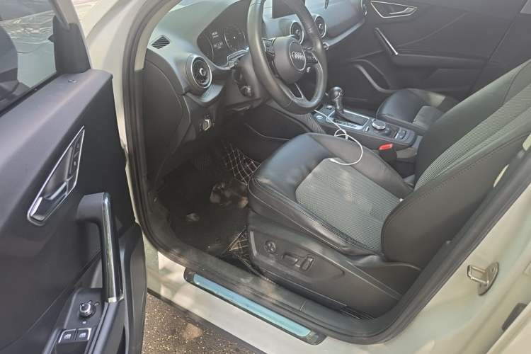 Used Audi Q2L 2020 35 TFSI Fashionable and Elegant Model Driver Seat