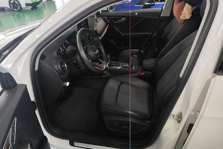 Used Audi Q2L 2020 35 TFSI Fashionable and Elegant Model Driver Seat