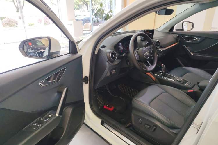 Used Audi Q2L 2020 35 TFSI Fashionable and Elegant Model Driver Seat