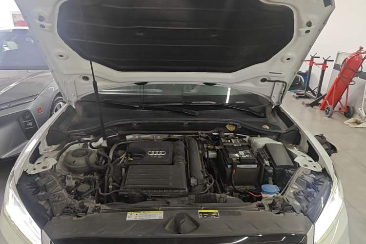 Used Audi Q2L 2020 35 TFSI Fashion Dynamic Model Engine Bay