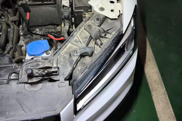 Used Audi Q2L 2020 35 TFSI Fashion Dynamic Model Engine Bay Left