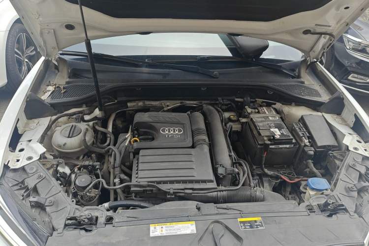Used Audi Q2L 2020 35 TFSI Fashion Dynamic Model Engine Bay