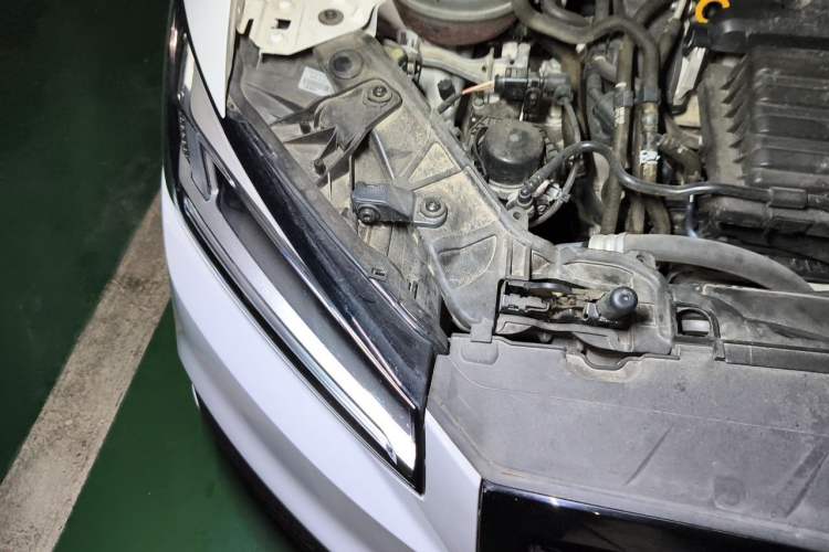 Used Audi Q2L 2020 35 TFSI Fashion Dynamic Model Engine Bay Right