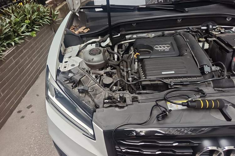 Used Audi Q2L 2020 35 TFSI Fashion Dynamic Model Engine Bay Right