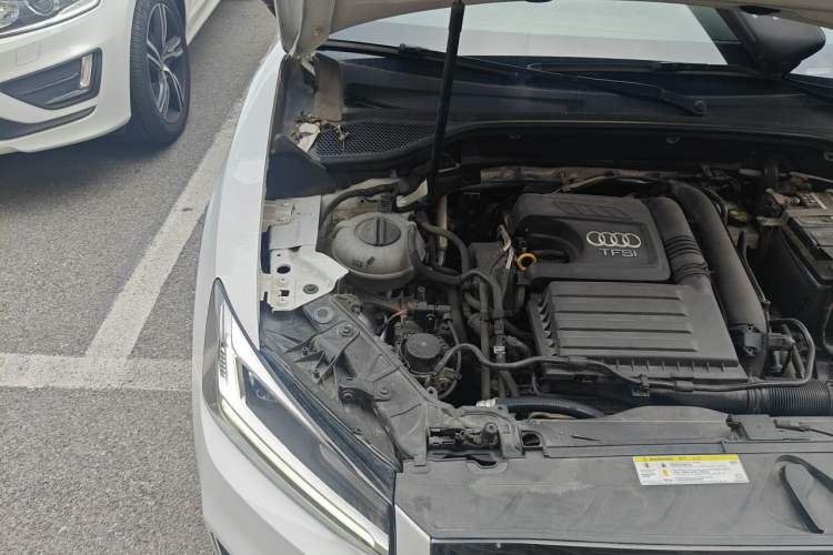 Used Audi Q2L 2020 35 TFSI Fashion Dynamic Model Engine Bay Right