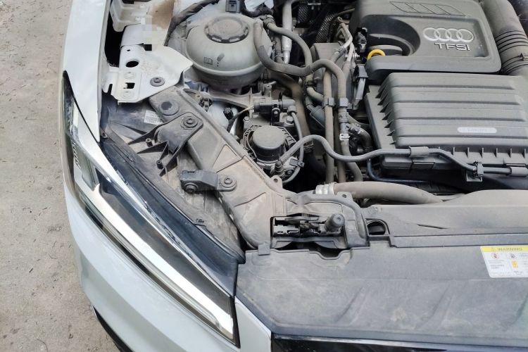 Used Audi Q2L 2020 35 TFSI Fashion Dynamic Model Engine Bay Right