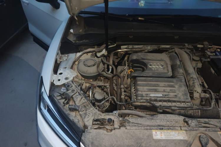 Used Audi Q2L 2020 35 TFSI Fashion Dynamic Model Engine Bay Right