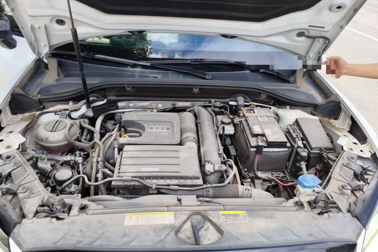 Used Audi Q2L 2020 35 TFSI Fashion Dynamic Model Engine Bay
