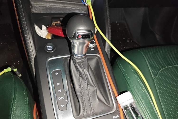 Used Audi Q2L 2020 35 TFSI Fashion Dynamic Model Gear Lever