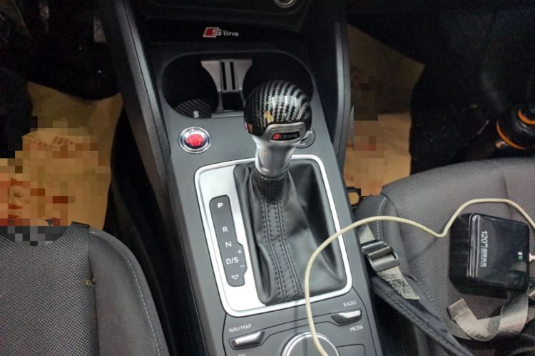 Used Audi Q2L 2020 35 TFSI Ambition Dynamic Edition Gear Lever