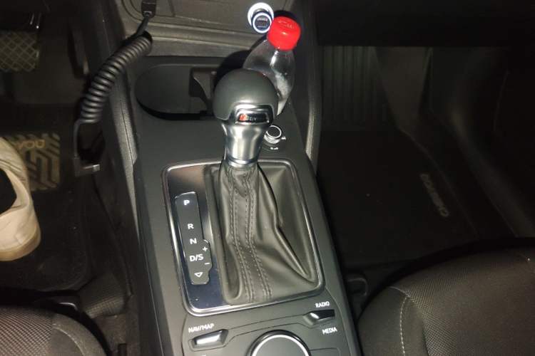Used Audi Q2L 2020 35 TFSI Ambition Dynamic Edition Gear Lever