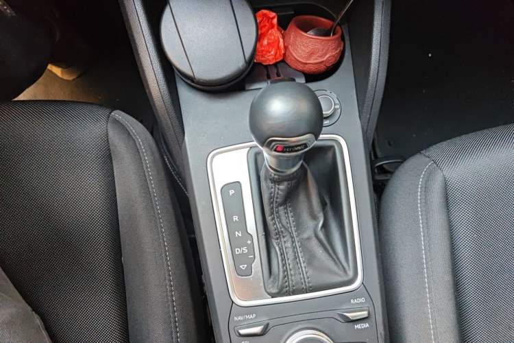 Used Audi Q2L 2020 35 TFSI Ambition Dynamic Edition Gear Lever