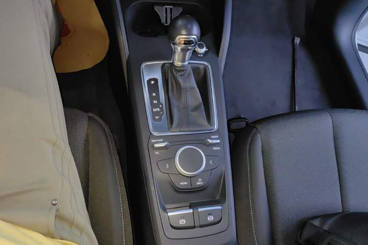Used Audi Q2L 2020 35 TFSI Ambition Dynamic Edition Gear Lever