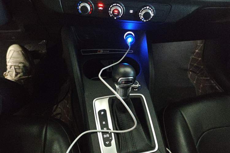 Used Audi Q2L 2020 35 TFSI Ambition Dynamic Edition Gear Lever