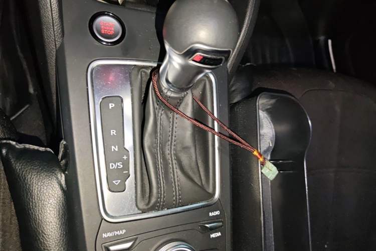 Used Audi Q2L 2020 35 TFSI Ambition Dynamic Edition Gear Lever