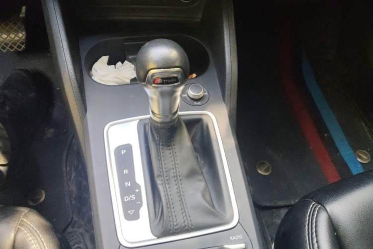 Used Audi Q2L 2020 35 TFSI Ambition Dynamic Edition Gear Lever
