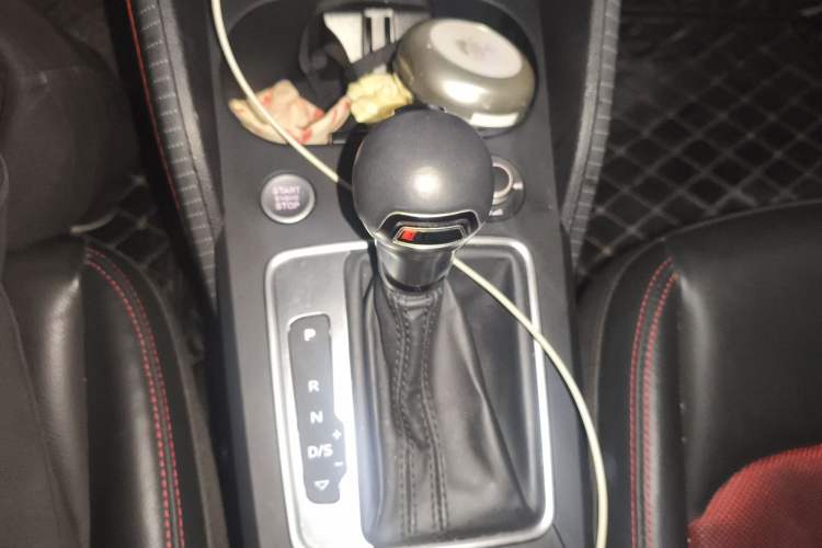 Used Audi Q2L 2020 35 TFSI Fashion Dynamic Model Gear Lever