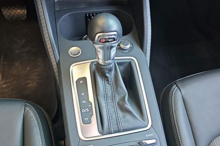 Used Audi Q2L 2020 35 TFSI Fashion Dynamic Model Gear Lever