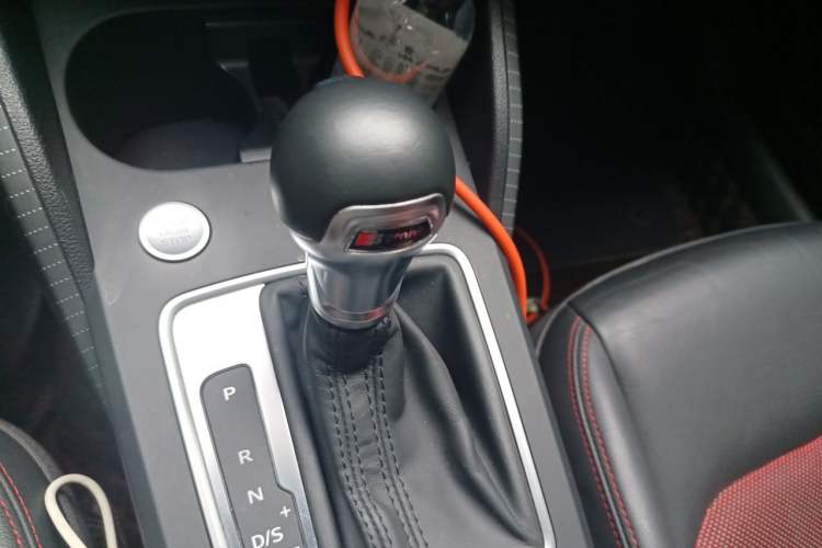 Used Audi Q2L 2020 35 TFSI Ambition Dynamic Edition Gear Lever