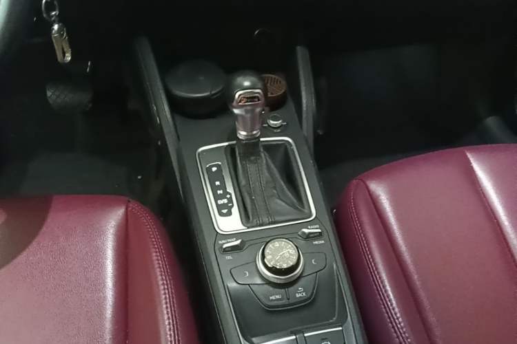 Used Audi Q2L 2020 35 TFSI Ambition Dynamic Edition Gear Lever