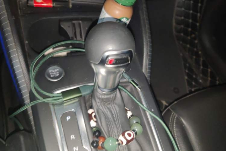 Used Audi Q2L 2020 35 TFSI Fashionable and Elegant Model Gear Lever