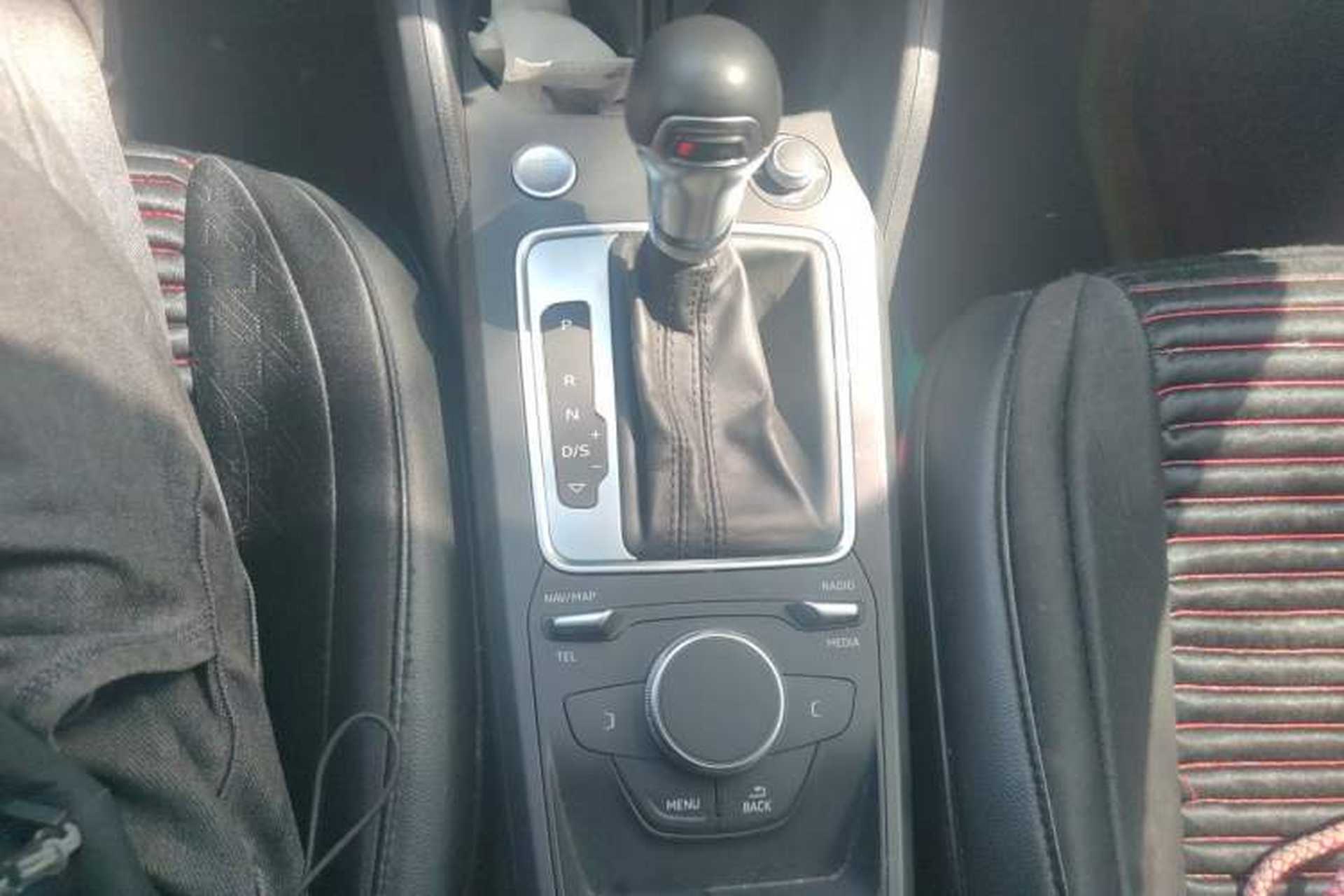 Used Audi Q2L 2020 35 TFSI Ambition Dynamic Edition Gear Lever