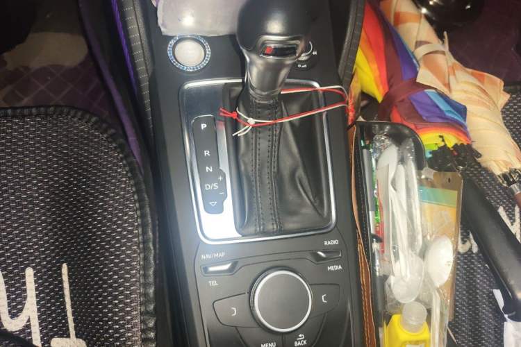 Used Audi Q2L 2020 35 TFSI Fashion Dynamic Model Gear Lever