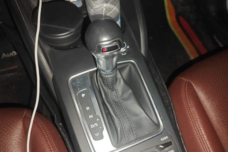 Used Audi Q2L 2020 35 TFSI Ambition Dynamic Edition Gear Lever