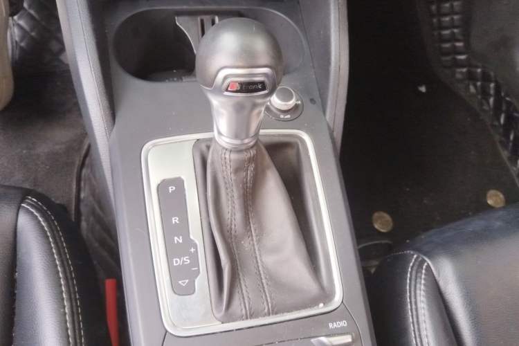 Used Audi Q2L 2020 35 TFSI Ambition Dynamic Edition Gear Lever