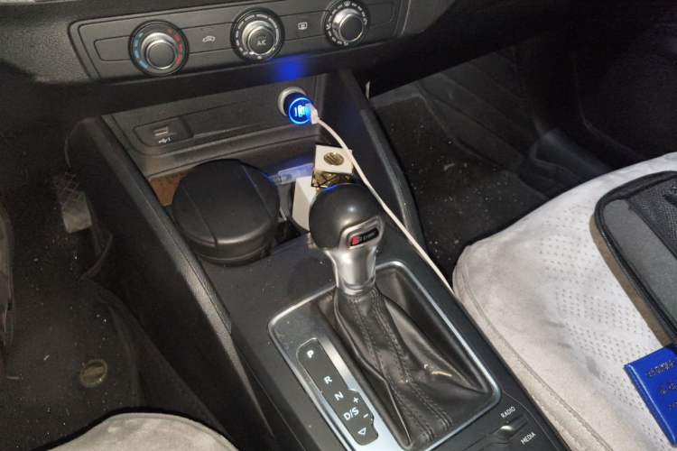 Used Audi Q2L 2020 35 TFSI Ambition Dynamic Edition Gear Lever