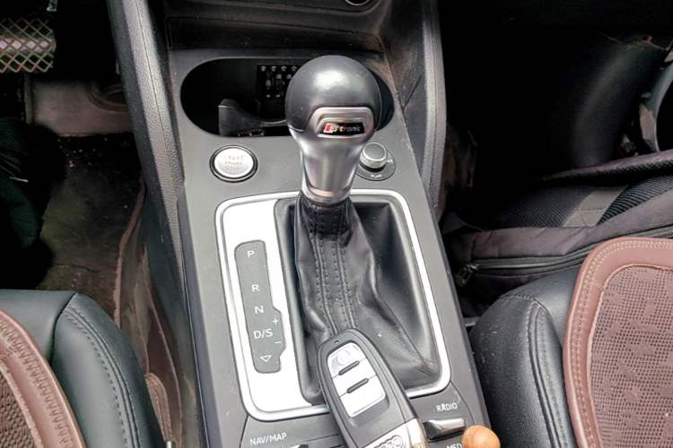 Used Audi Q2L 2020 35 TFSI Ambition Dynamic Edition Gear Lever
