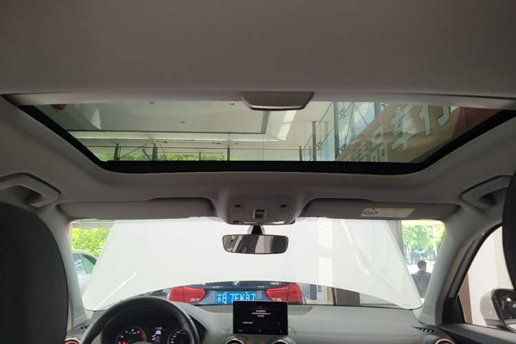 Used Audi Q2L 2020 35 TFSI Fashionable and Elegant Model Headliner