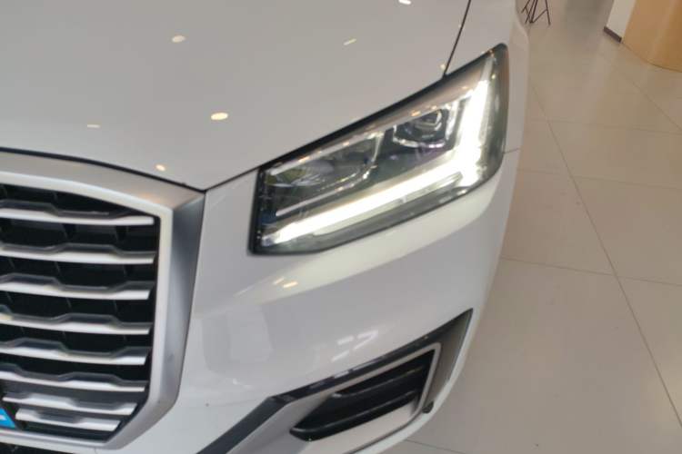 Used Audi Q2L 2020 35 TFSI Fashionable and Elegant Model Left Front Headlight