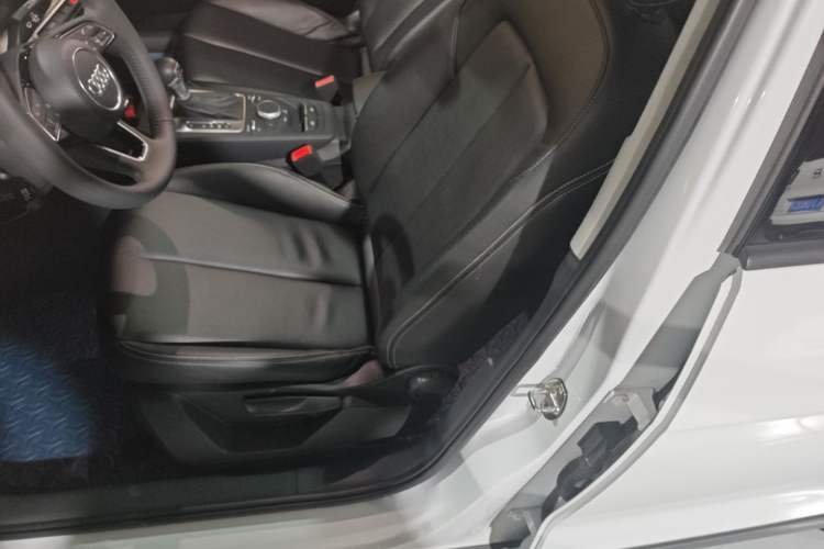 Used Audi Q2L 2020 35 TFSI Ambition Dynamic Edition Left Front Seat