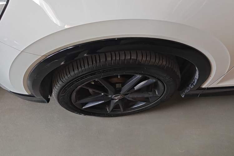 Used Audi Q2L 2020 35 TFSI Ambition Dynamic Edition Left Front Wheel Hub