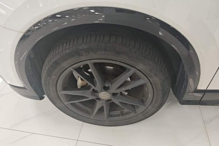 Used Audi Q2L 2020 35 TFSI Ambition Dynamic Edition Left Front Wheel Hub