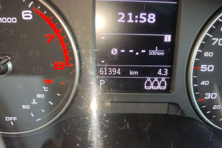 Used Audi Q2L 2020 35 TFSI Ambition Dynamic Edition Odometer Close Up
